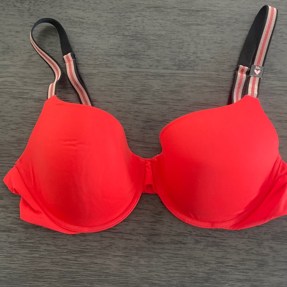 Victoria Secrets bra. Never worn